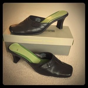 Ladies dress shoes